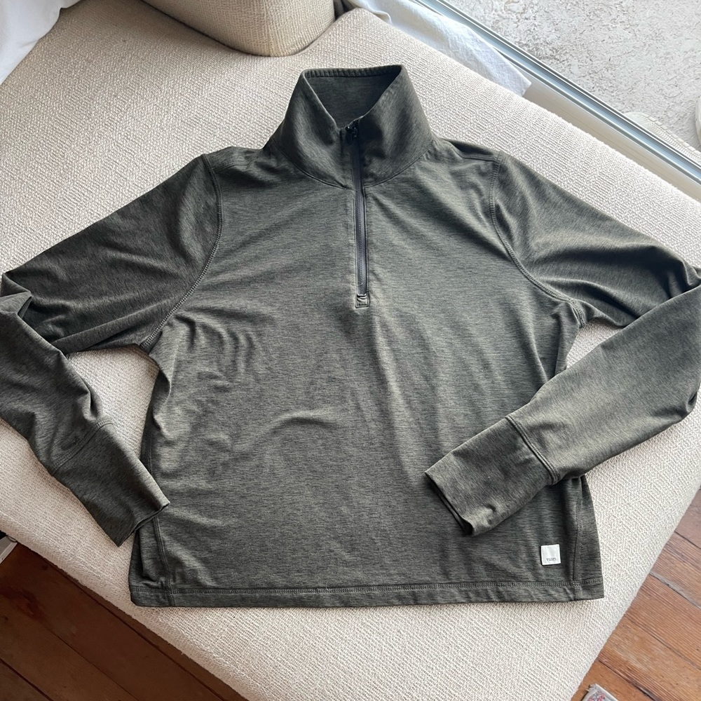 Vuori half zip pullover sz small